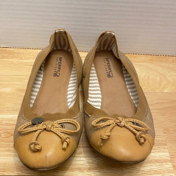 Sperry Shoes - Sperry Top Sider Camel Ballet Flats with Bow Accent and Logo Tag.